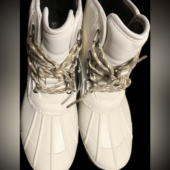 Women’s Boots size 9 - Cream color NWT - Picture 4 of 10